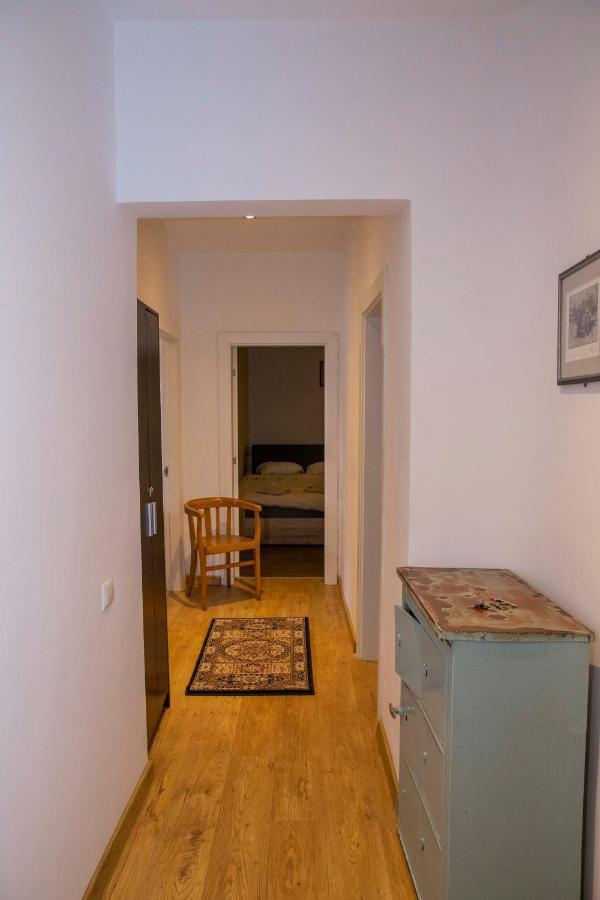 Central Sofia 3-Bedroom Apartment - Urban Art Gallery - Free Parking! Exterior foto